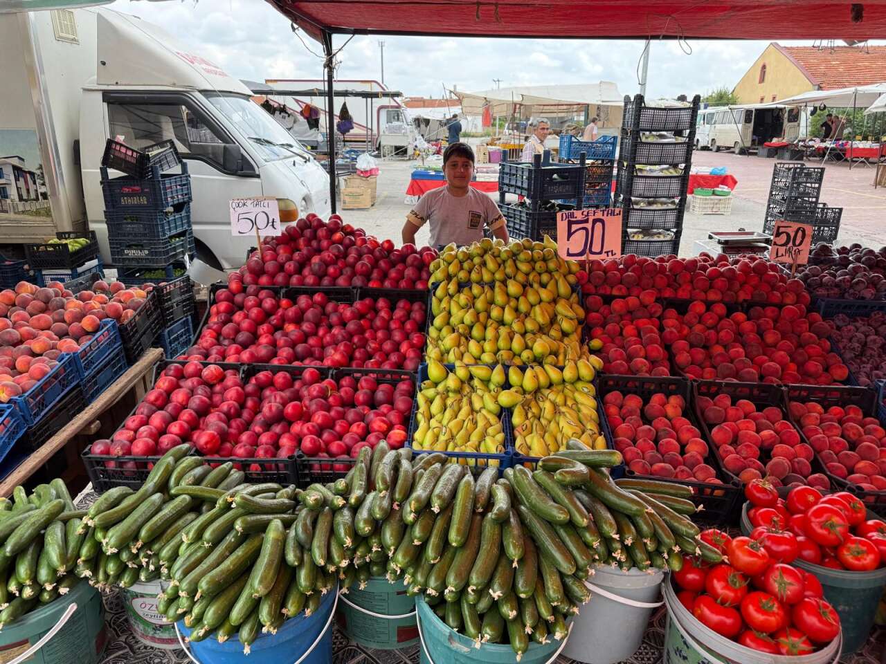 Konya’da pazar bereketi başladı! Tezgahlar renklendi, fiyatlar değişti 9